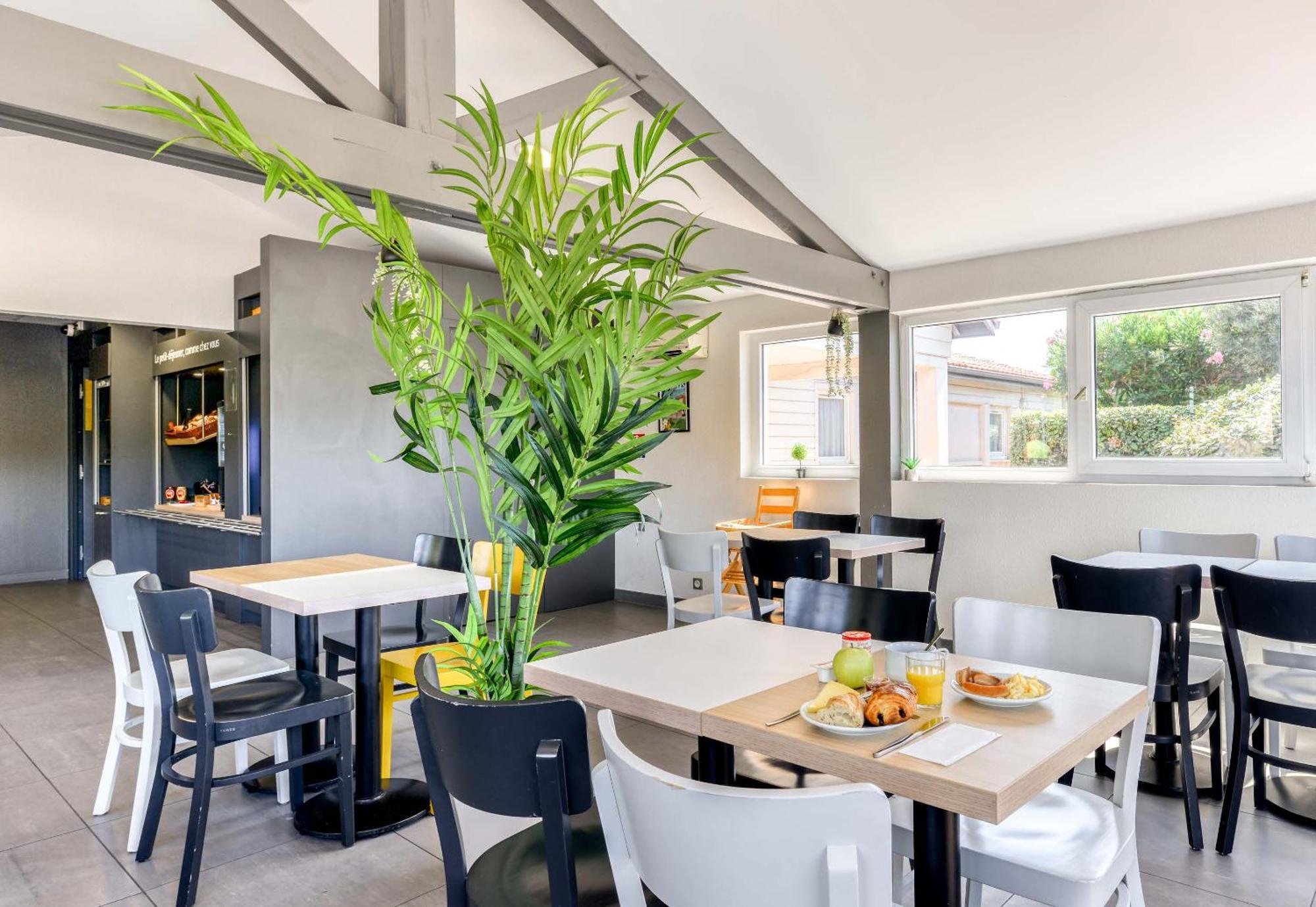 B&B Hotel Narbonne 1 Bagian luar foto